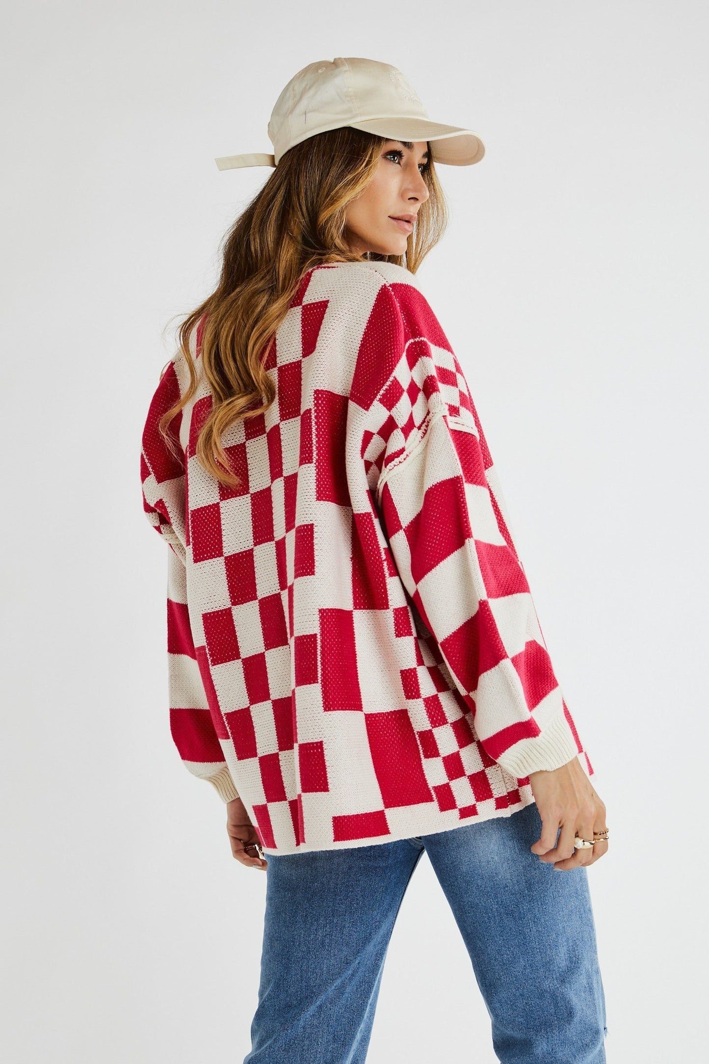 LONG SLEEVES AND RELAXED FIT SHORT LENGTH CARDIGAN