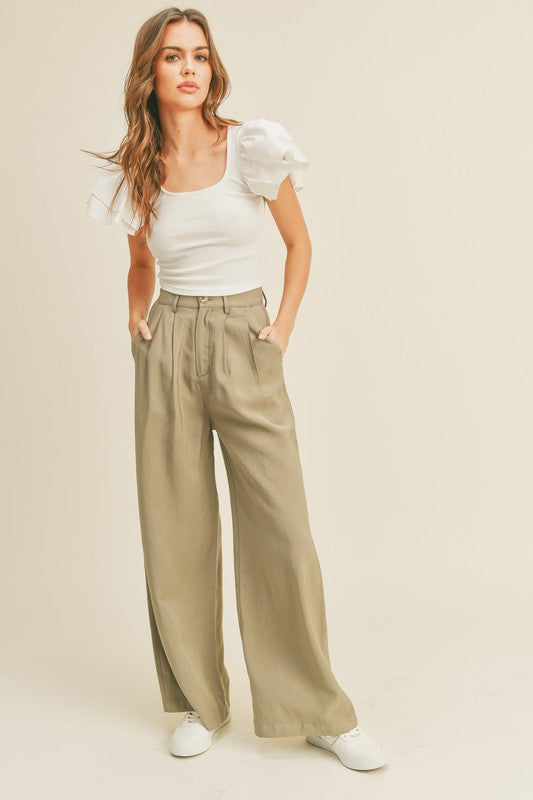Highwaisted Wide Leg Trousers
