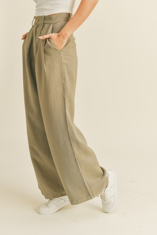 Highwaisted Wide Leg Trousers